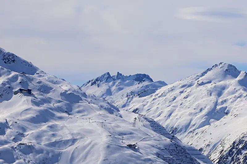 Skigebiet Andermatt-Sedrun (SkiArena)