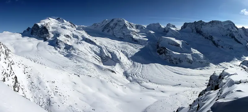 Panorama ze stacji Gornergrat na lodowce i szczyty nad Zermattem